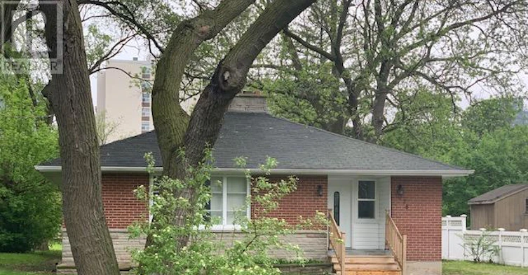 BSMT-378 Torrance Street, Burlington, ON, L7R 2R8 - 2