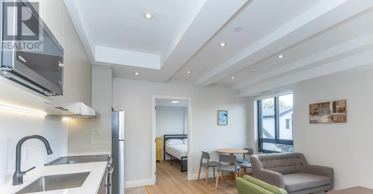 204-1000 Bathurst Street, Toronto, ON, M5R 3G7 - 3