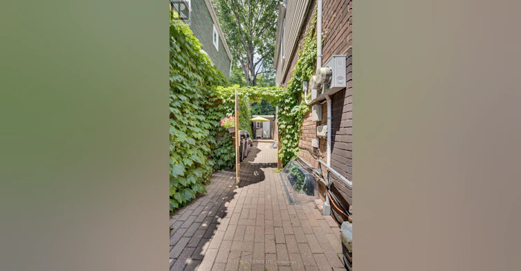 LOWER-176 Eastwood Road, Toronto, ON, M4L 2E3 - 2
