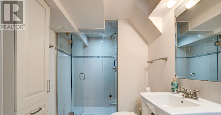 LOWER-176 Eastwood Road, Toronto, ON, M4L 2E3 - 18