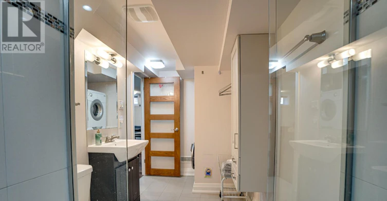 LOWER-176 Eastwood Road, Toronto, ON, M4L 2E3 - 19