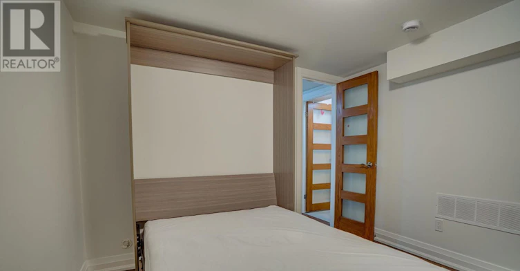 LOWER-176 Eastwood Road, Toronto, ON, M4L 2E3 - 16