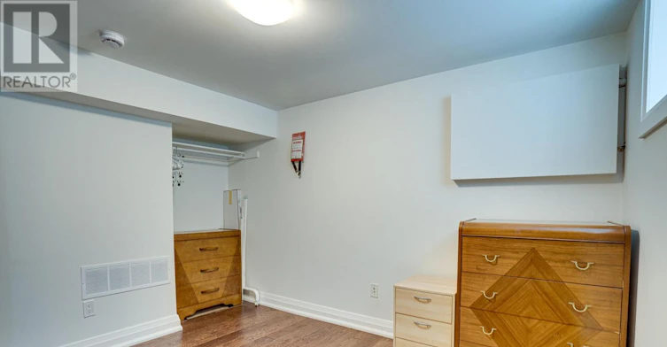 LOWER-176 Eastwood Road, Toronto, ON, M4L 2E3 - 12