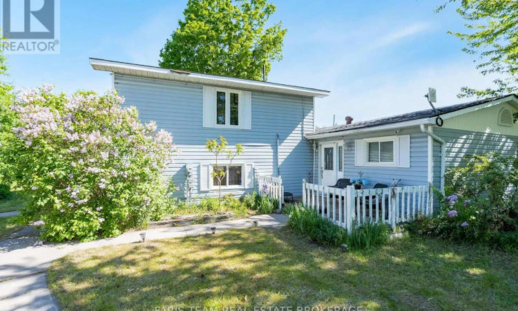 1008 Rainbow Valley Road W