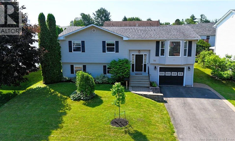 37 Lansdown Avenue