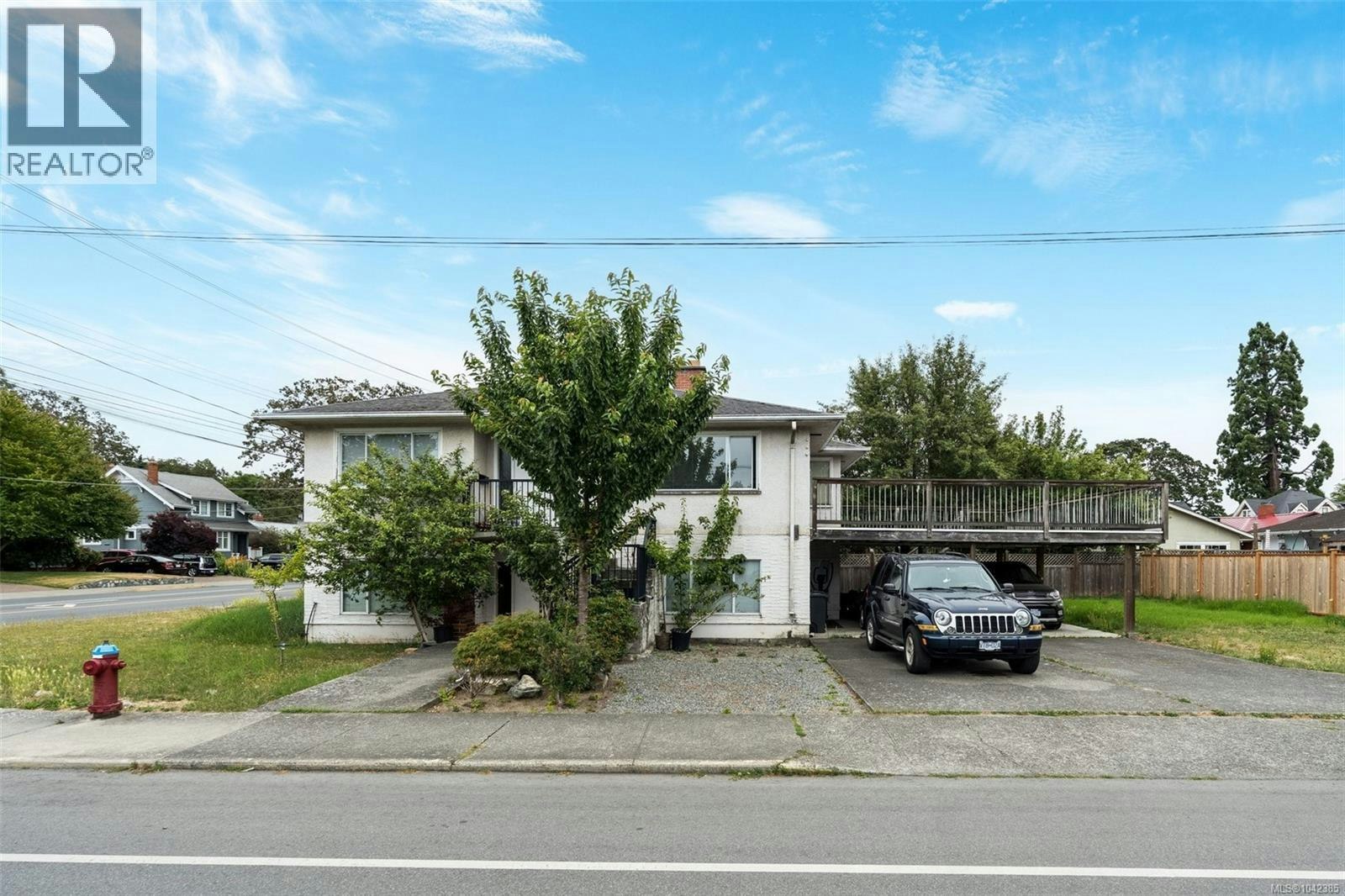 2343 Shelbourne Street, Victoria, BC, V8R 6P4