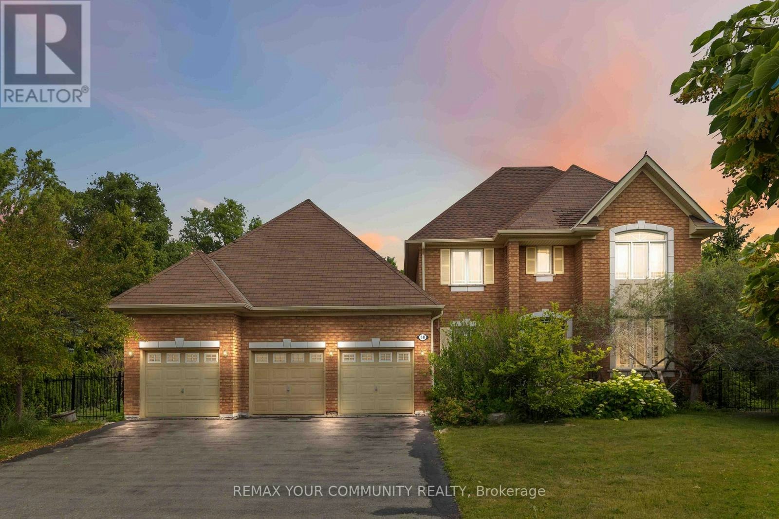 40 Hunterwood Chase, Vaughan, ON, L6A 3R9