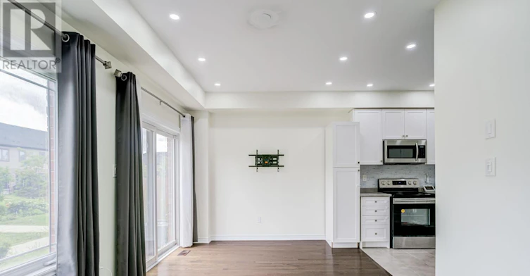 21 Cygnus Crescent, Barrie, ON, L4N 9C2 - 16