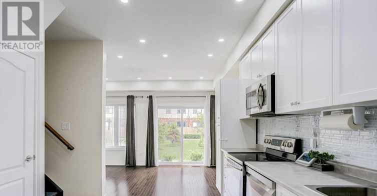 21 Cygnus Crescent, Barrie, ON, L4N 9C2 - 10