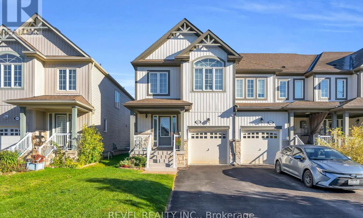 824 Cook Crescent