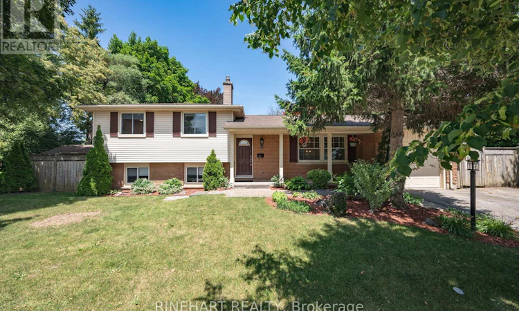 2 Lloyd Manor Crescent