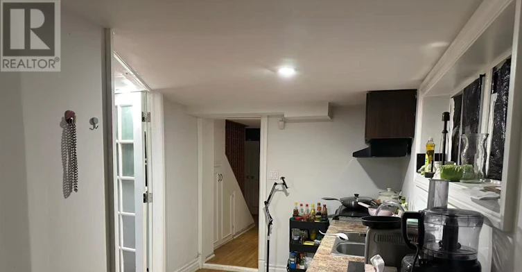 LOWER-275 Estelle Avenue, Toronto, ON, M2N 5J4 - 4