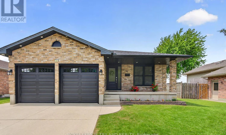 56 Parkview Crescent