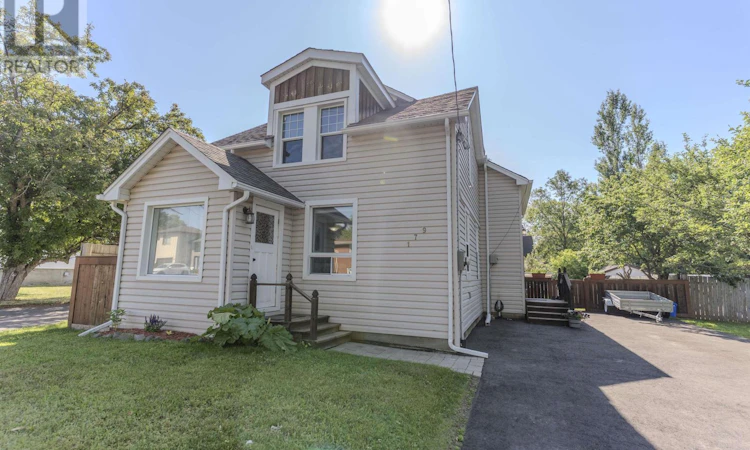 179 Windemere Avenue S