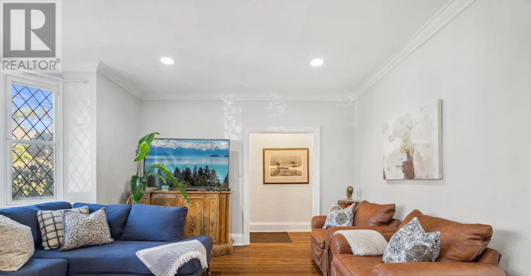 MAIN-31 Whitehall Road, Toronto, ON, M4W 2C5 - 9