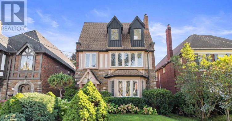 MAIN-31 Whitehall Road, Toronto, ON, M4W 2C5