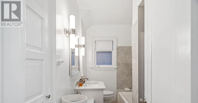 MAIN-31 Whitehall Road, Toronto, ON, M4W 2C5 - 18