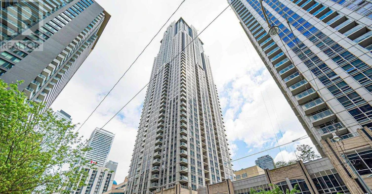 1704-763 Bay Street, Toronto, ON, M5G 2R3 - 17