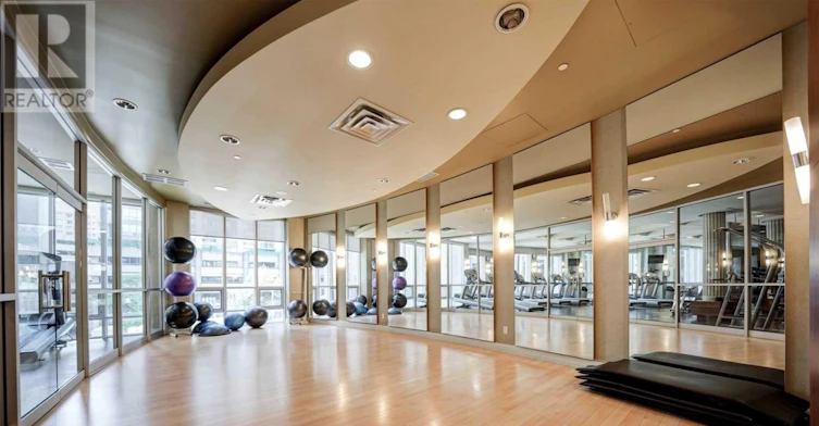 1704-763 Bay Street, Toronto, ON, M5G 2R3 - 4