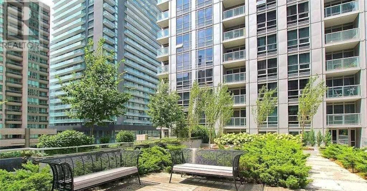 1704-763 Bay Street, Toronto, ON, M5G 2R3 - 13