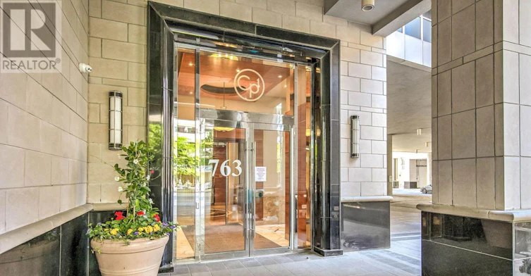 1704-763 Bay Street, Toronto, ON, M5G 2R3 - 16