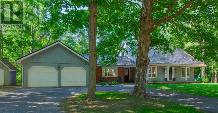 1880 Glen Oak Lane, Severn, ON, L3V 7J1