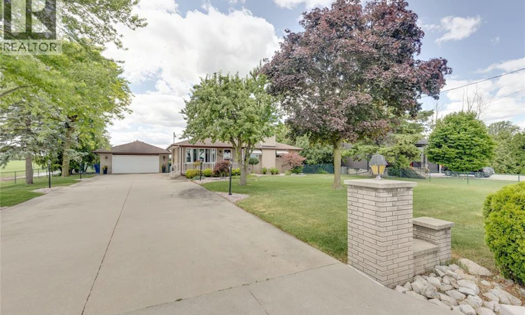 4727 8th Concession Road