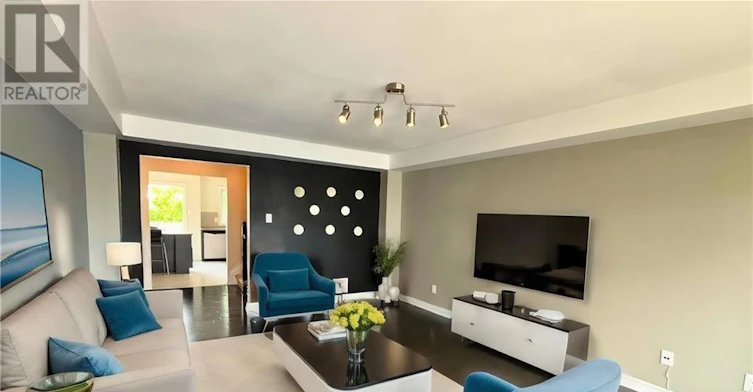 2011 Madrid Avenue, Ottawa, ON, K2J 0K1 - 4
