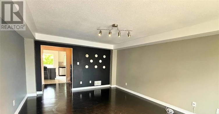 2011 Madrid Avenue, Ottawa, ON, K2J 0K1 - 6