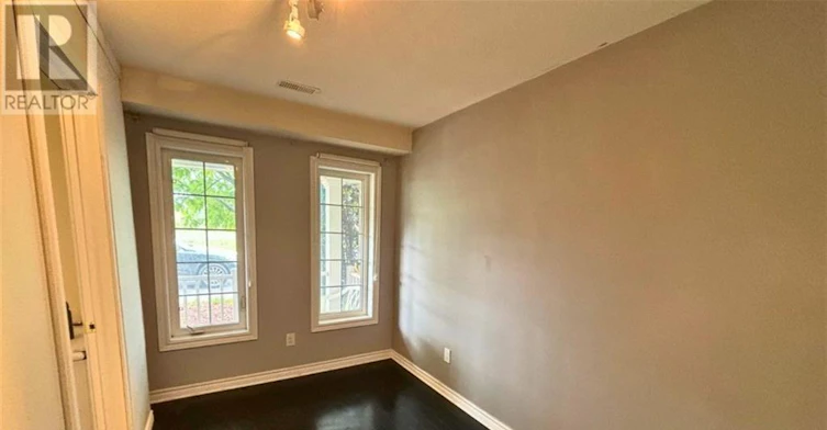 2011 Madrid Avenue, Ottawa, ON, K2J 0K1 - 2
