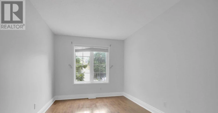 8 Riverbank Court, Ottawa, ON, K2S 1V7 - 12