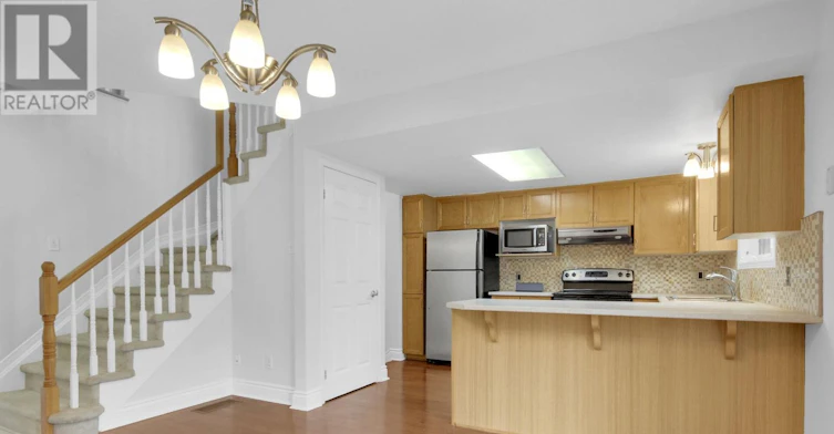 8 Riverbank Court, Ottawa, ON, K2S 1V7 - 11