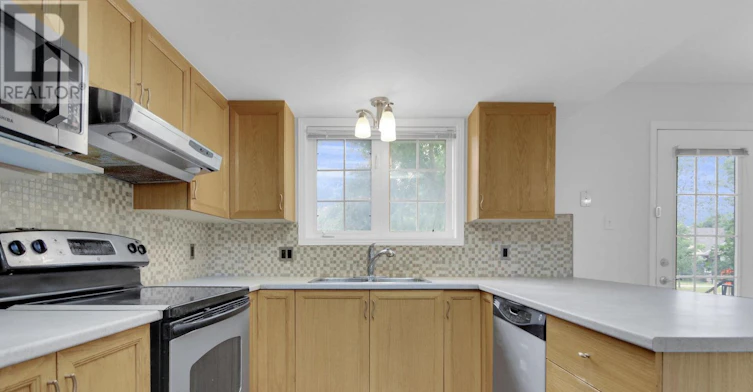 8 Riverbank Court, Ottawa, ON, K2S 1V7 - 9