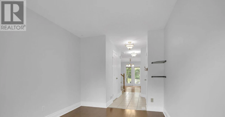 8 Riverbank Court, Ottawa, ON, K2S 1V7 - 13