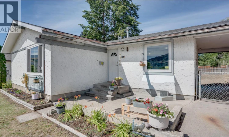 2306 18 Street