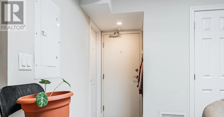 3 2904a Danforth Avenue, Toronto, ON, M4C 1M1 - 16