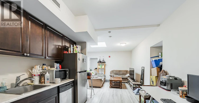 3 2904a Danforth Avenue, Toronto, ON, M4C 1M1 - 7