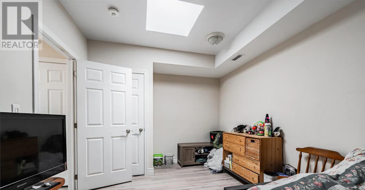 3 2904a Danforth Avenue, Toronto, ON, M4C 1M1 - 9