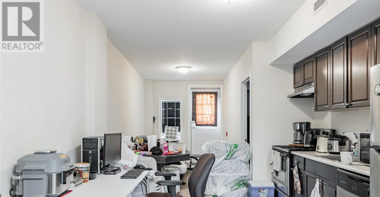 3 2904a Danforth Avenue, Toronto, ON, M4C 1M1 - 6