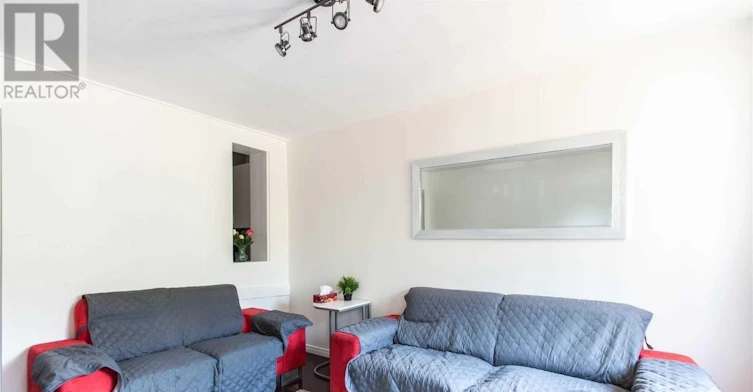 106 Lamb Avenue, Toronto, ON, M4J 4M6 - 3