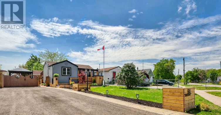84 Lincoln Avenue, St. Catharines, ON, L2P 2C9