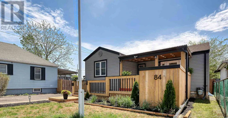 84 Lincoln Avenue, St. Catharines, ON, L2P 2C9 - 2