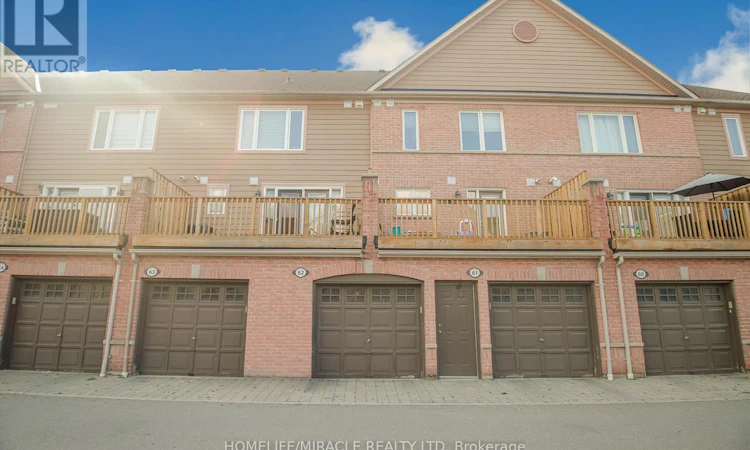 62-3056 Eglinton Avenue W