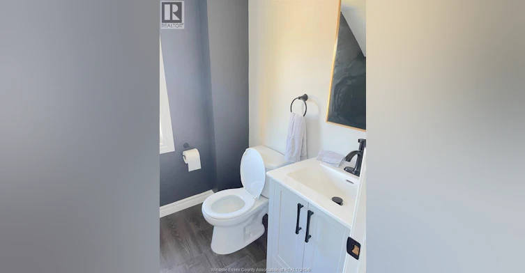 1677 Victoria Avenue, Windsor, ON, N8X 1P6 - 27