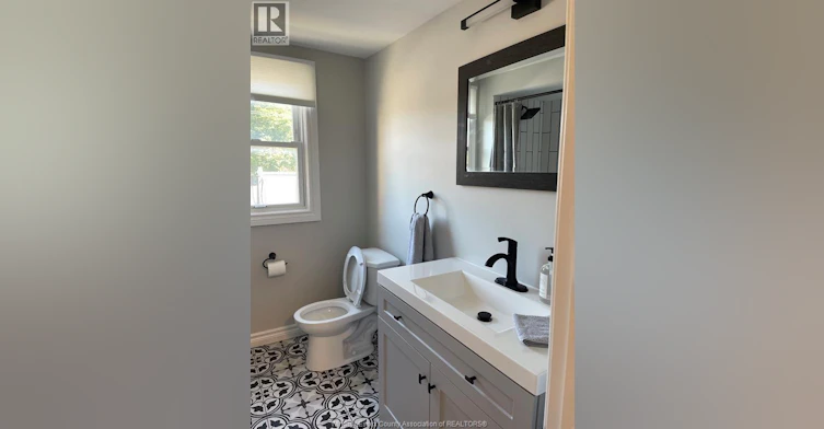 1677 Victoria Avenue, Windsor, ON, N8X 1P6 - 29