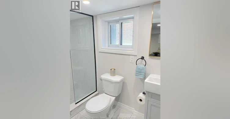 1677 Victoria Avenue, Windsor, ON, N8X 1P6 - 32