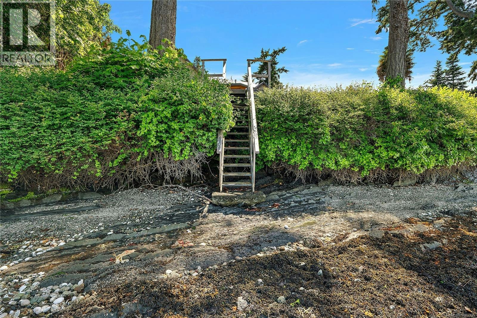 11665 Jupata Way, North Saanich, BC, V8L 5K1 - 46