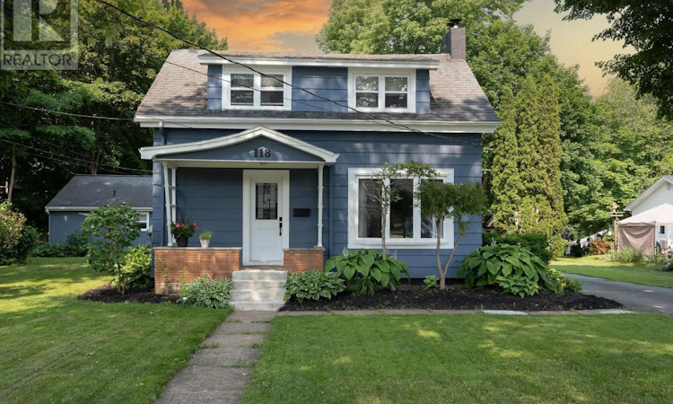 118 Belcher Street