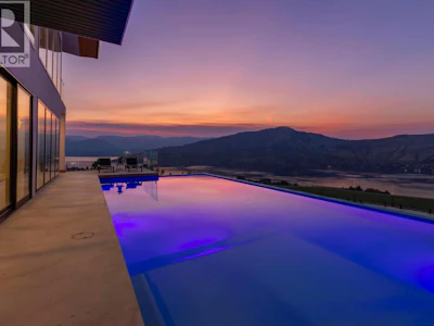 120 Sunset Boulevard - 2