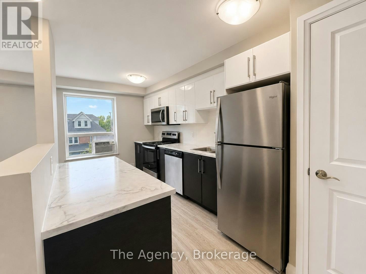 302-99 Church Street, St. Catharines, ON, L2R 3E1 3